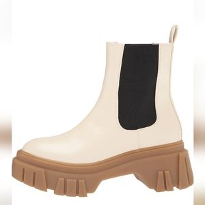 🍄 Chinese Laundry Jenny Boots, Size 10